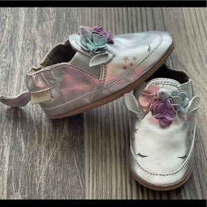Robeez Soft Sole Toddler Booties Silver Sz 12-18